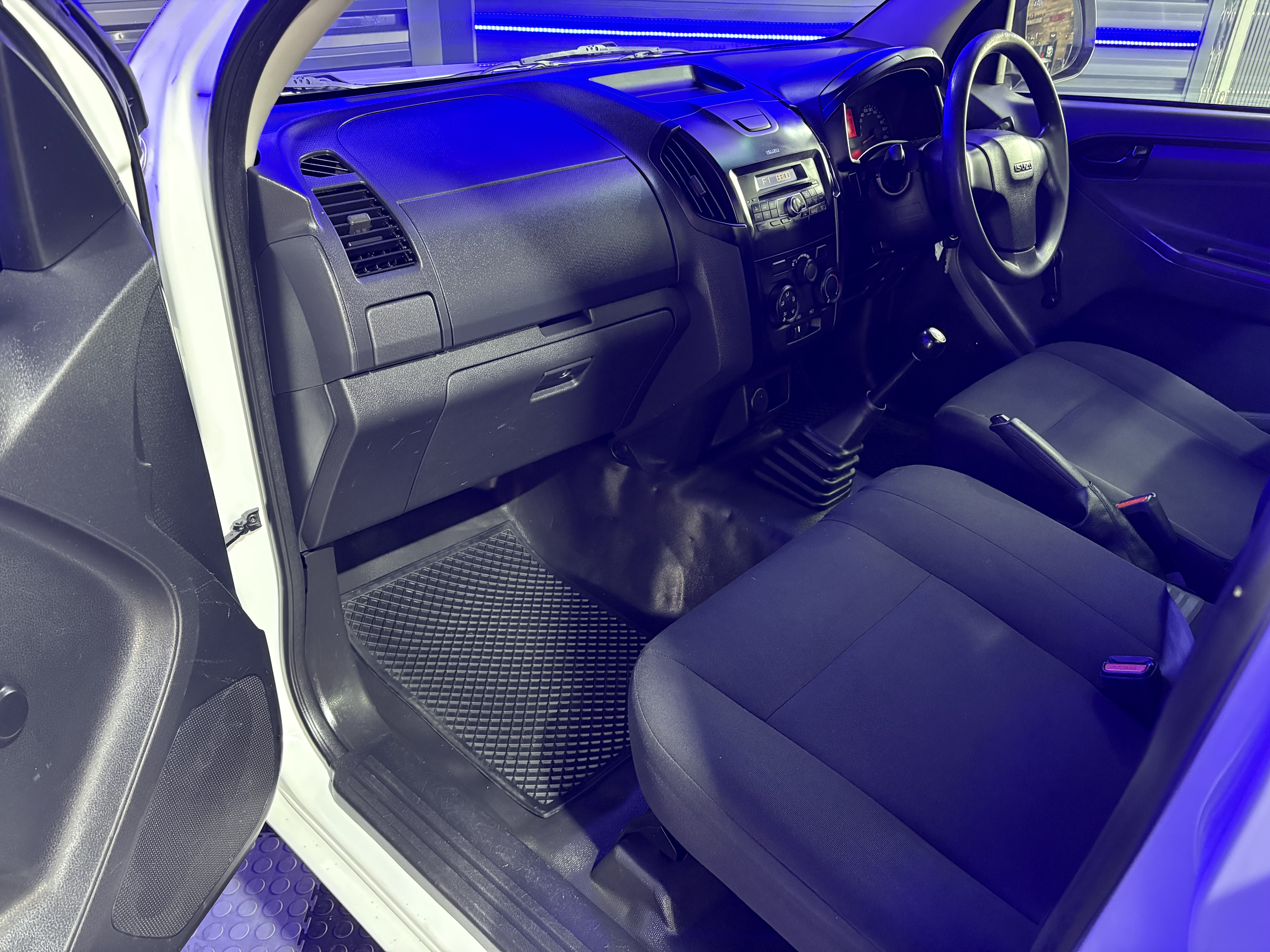 2017 Isuzu KB250 D-Teq fleetside - Image 6