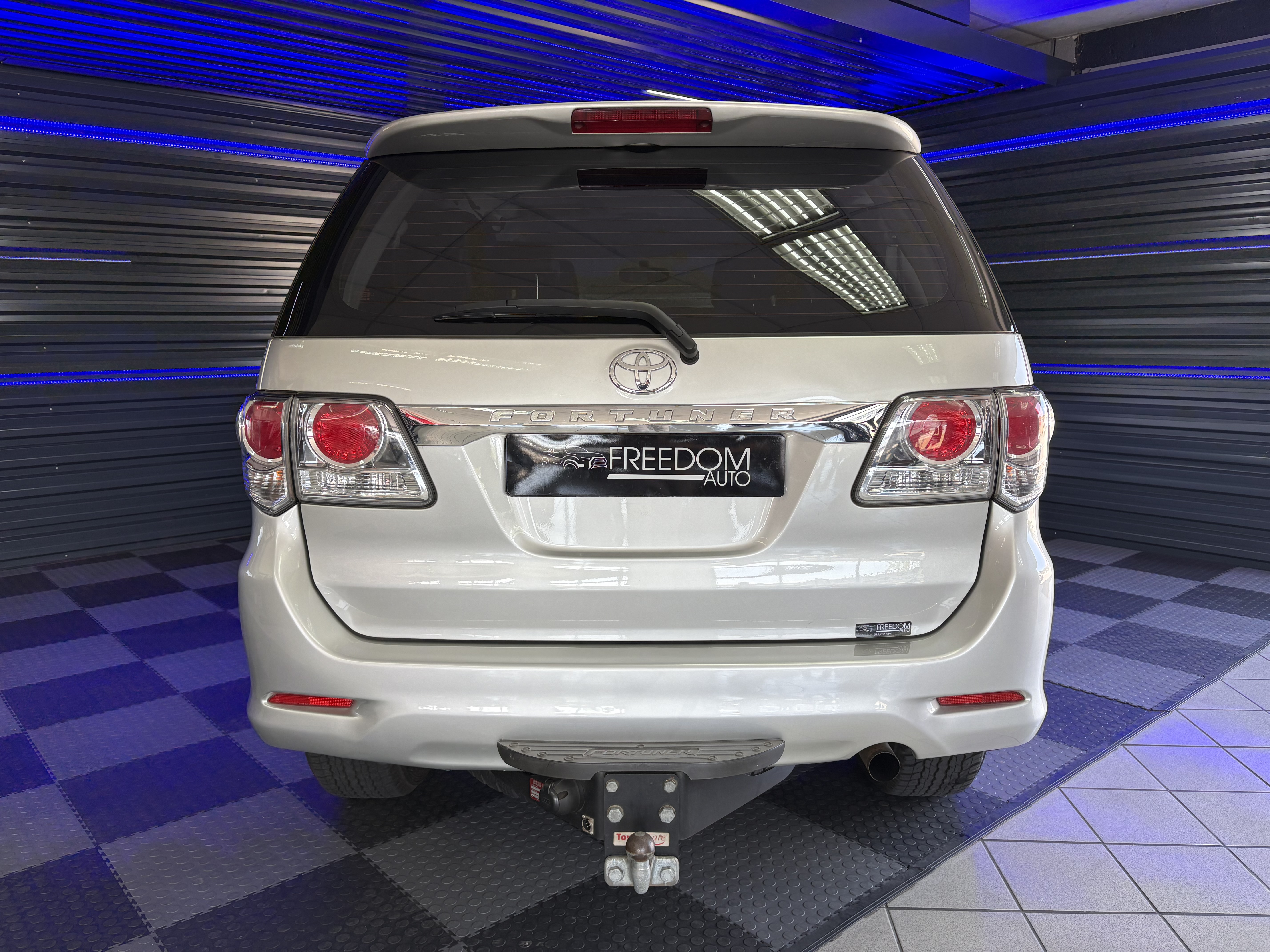 2014 Toyota Fortuner 2.5D4D A/T - Image 4