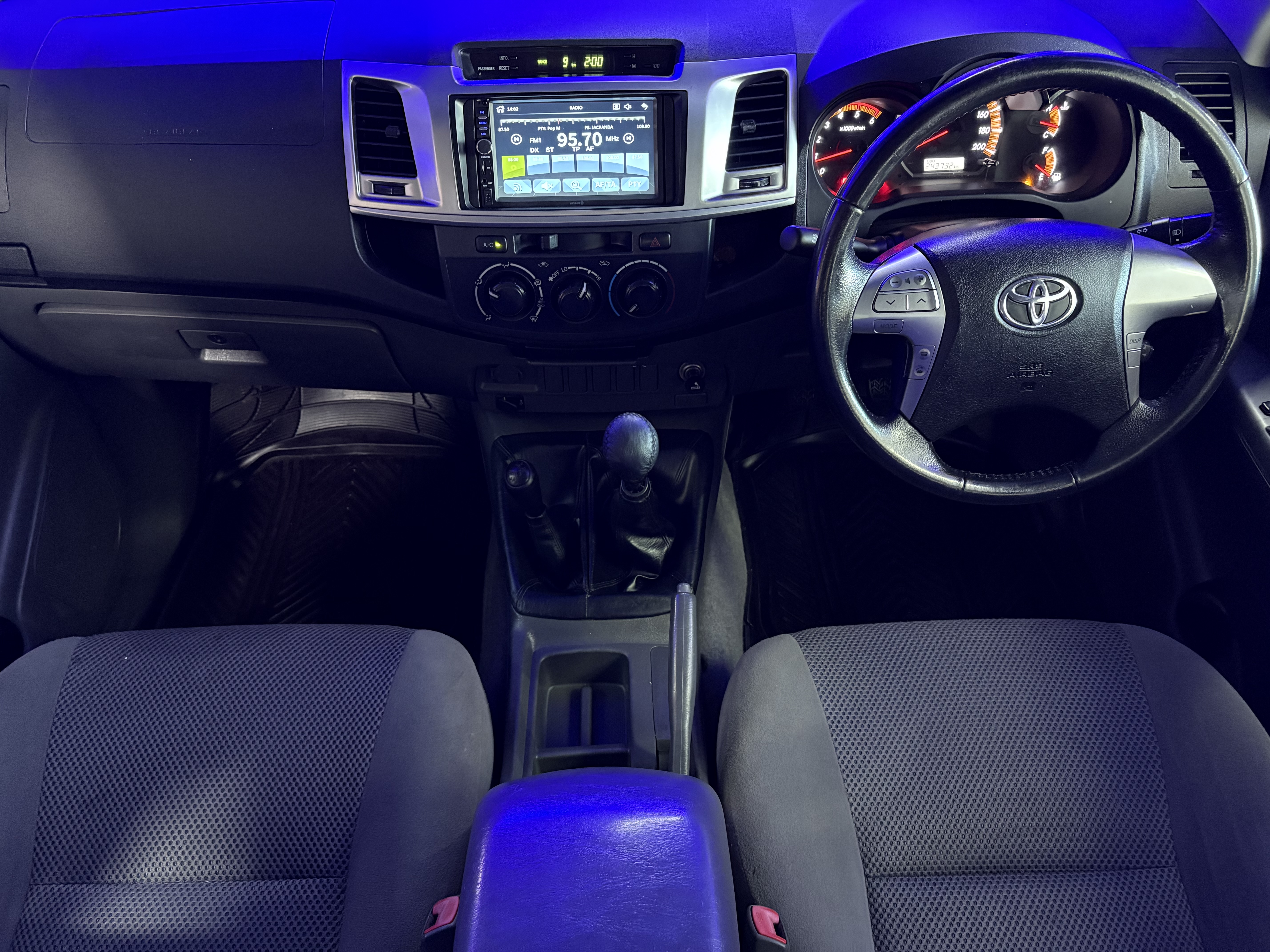 2015 Toyota Hilux 3.0D4D X/C 4x4 - Image 5