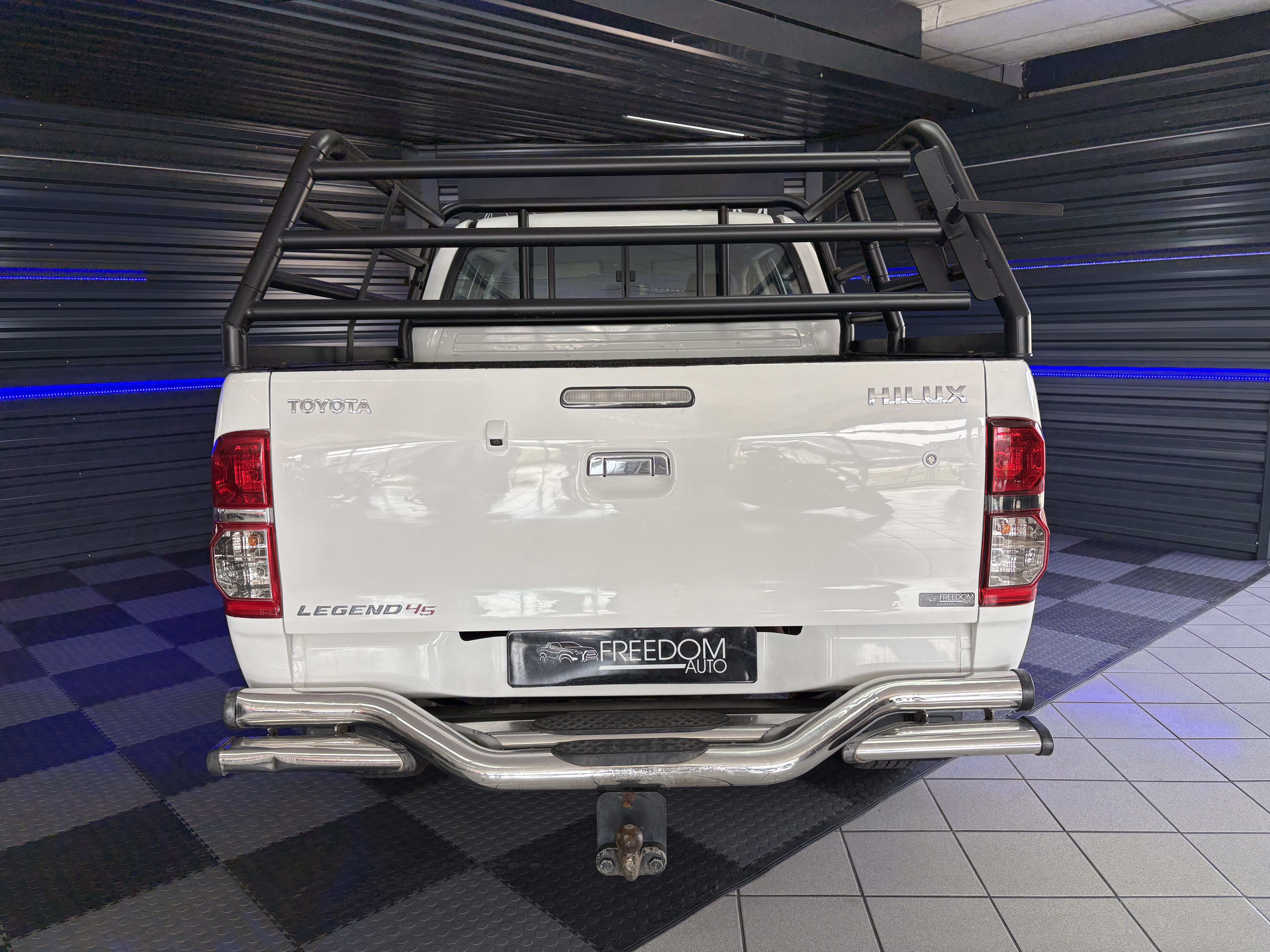 2015 Toyota Hilux Leg45 M/T - Image 3