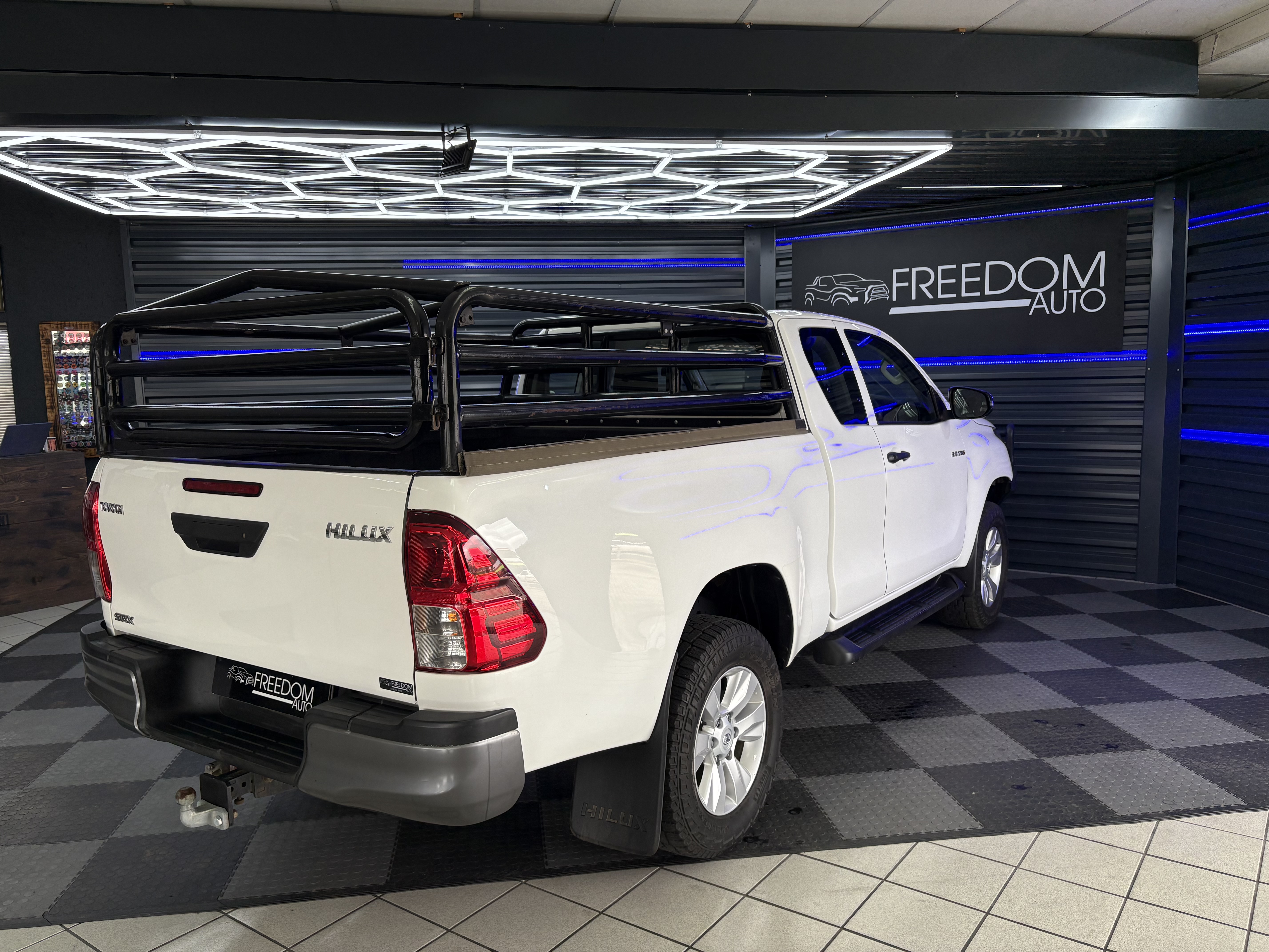 2018 Toyota Hilux 2.4GD6 X/C M/T - Image 5