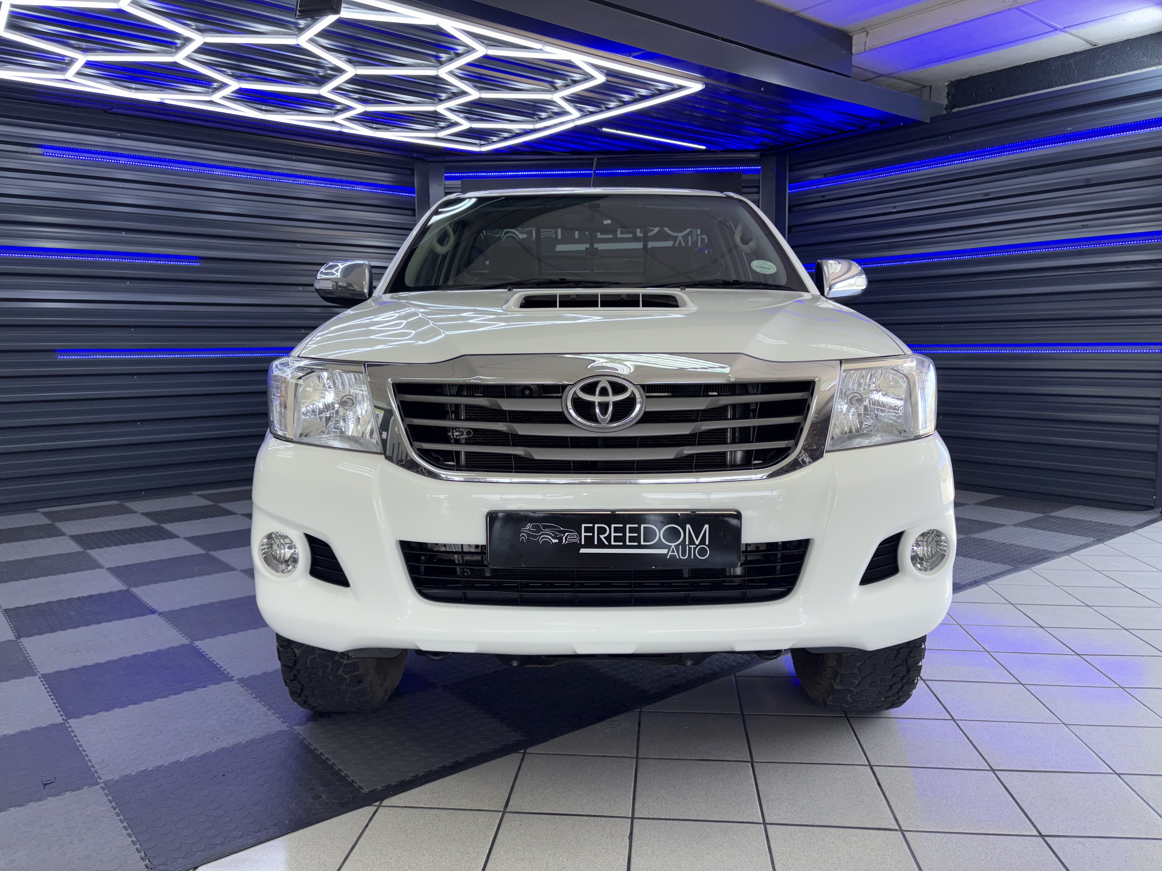 2013 Toyota Hilux 3.0D4D S/C M/T - Image 2