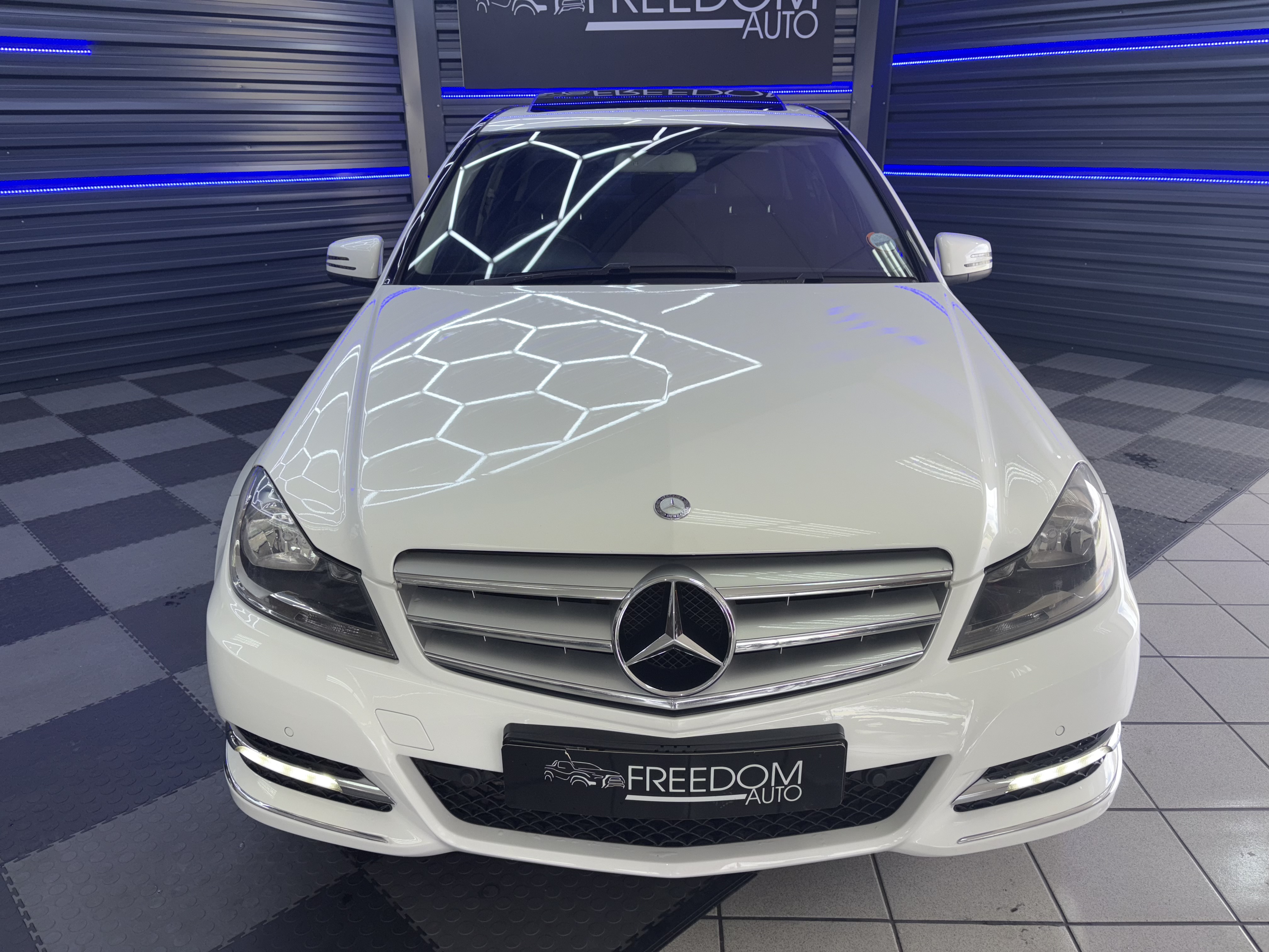 2013 Mercedes-Benz C180 Avantgarde - Image 2