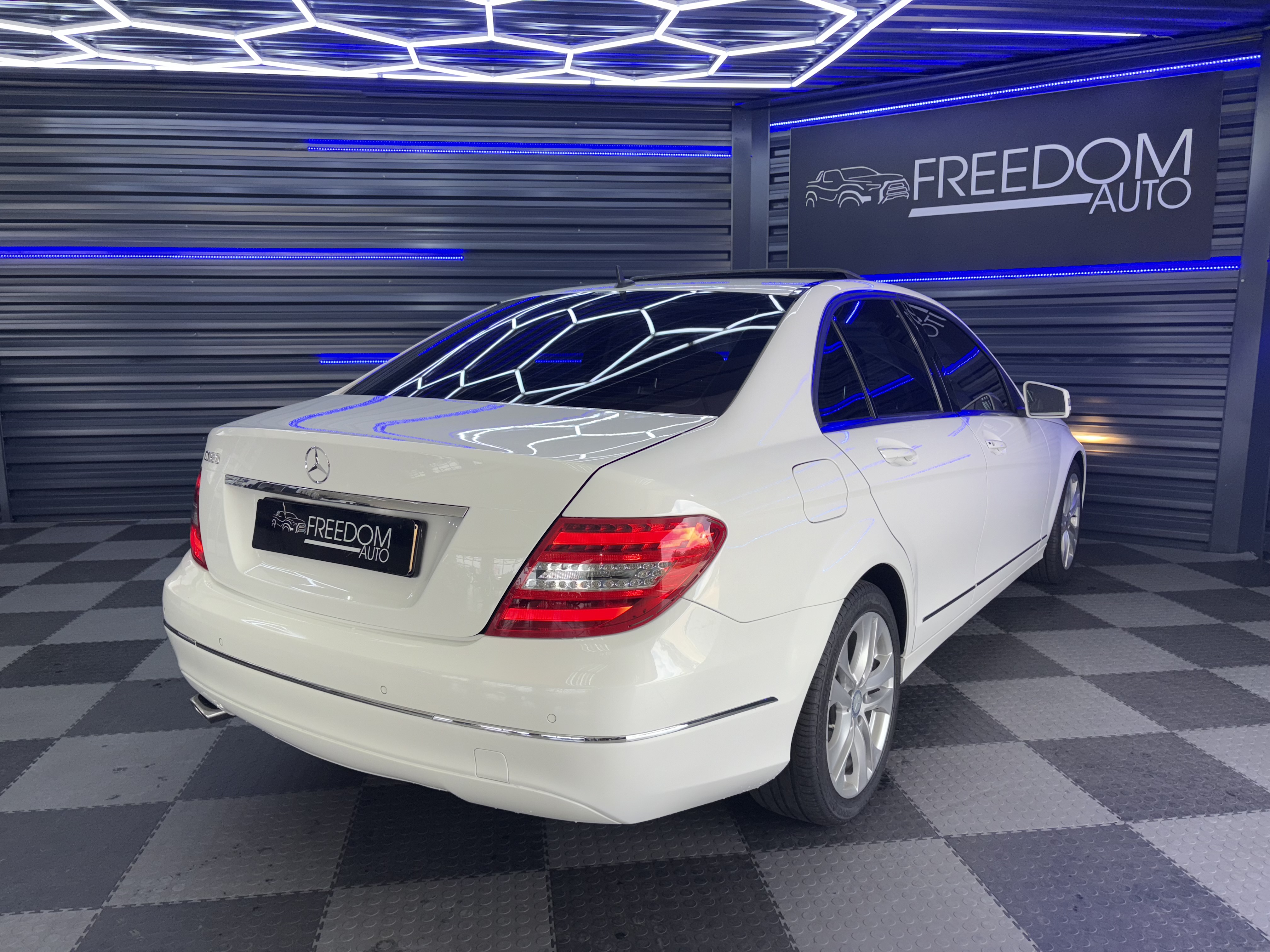 2013 Mercedes-Benz C180 Avantgarde - Image 4