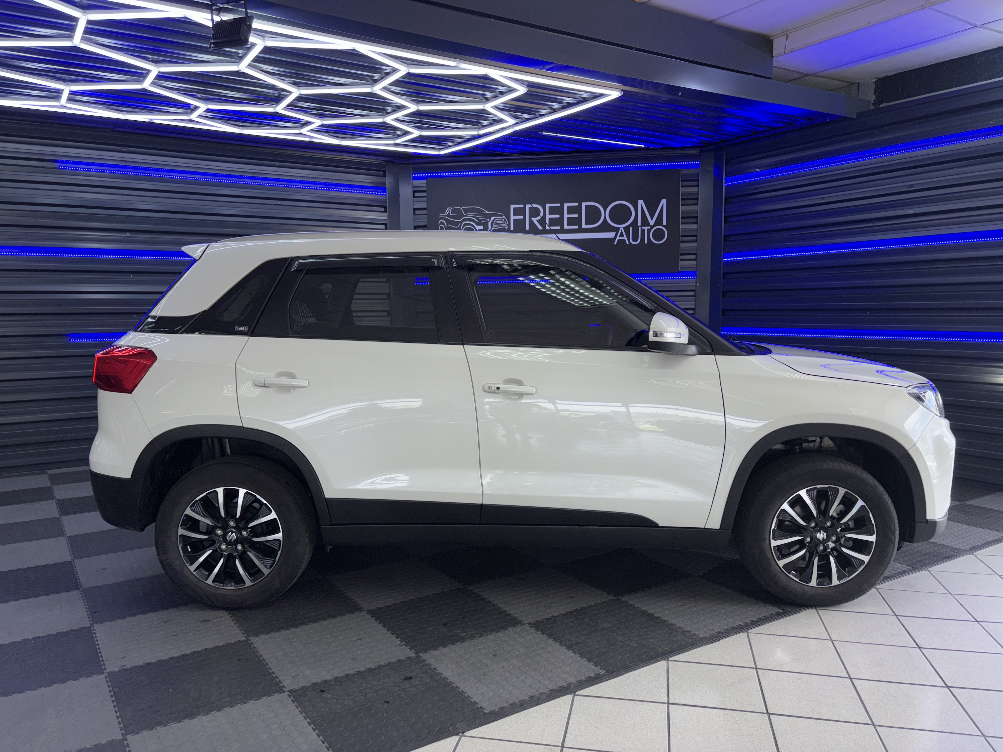 2022 Suzuki Vitara Brezza 1.5GLX AT - Image 4