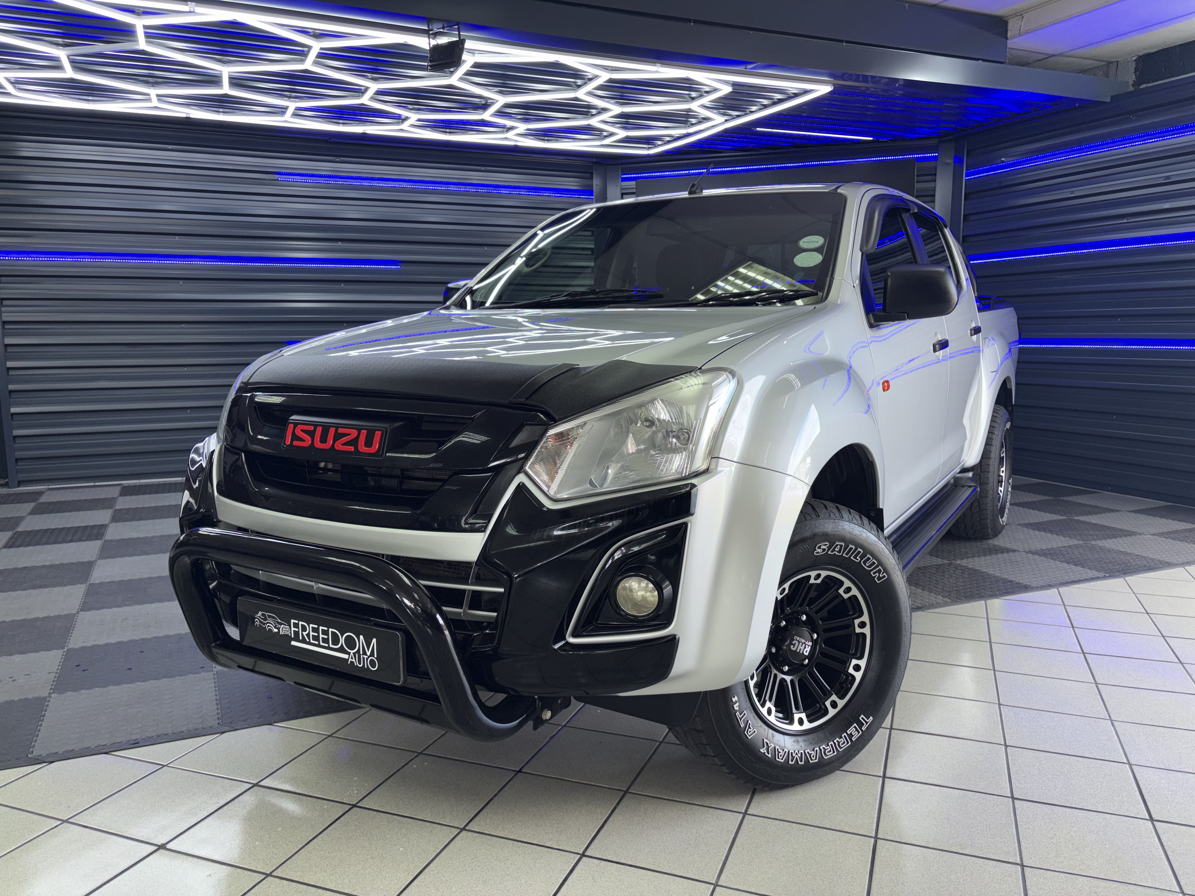 2020 Isuzu D-Max HiRide D/C - Image 2