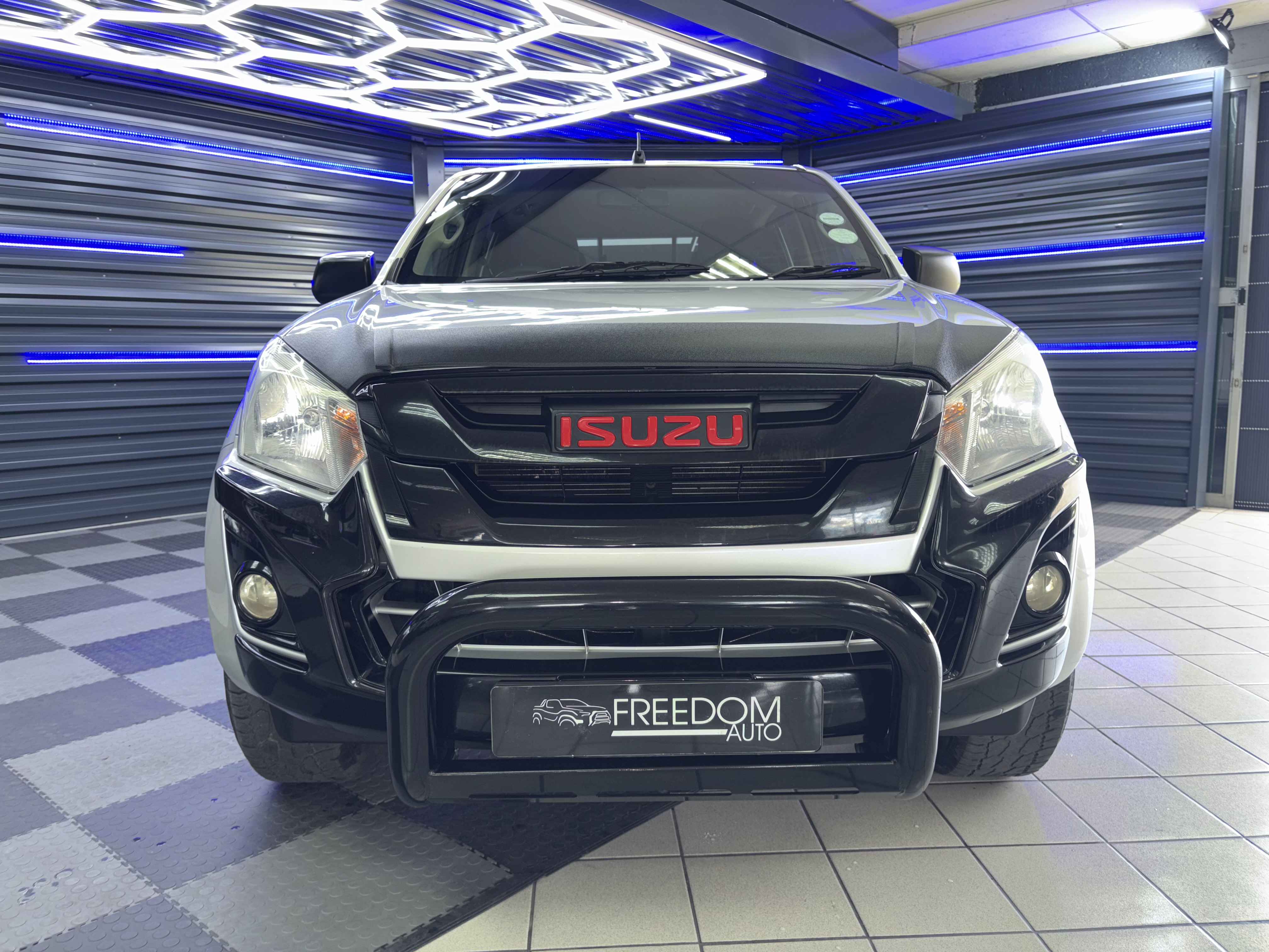 2020 Isuzu D-Max HiRide D/C - Image 3