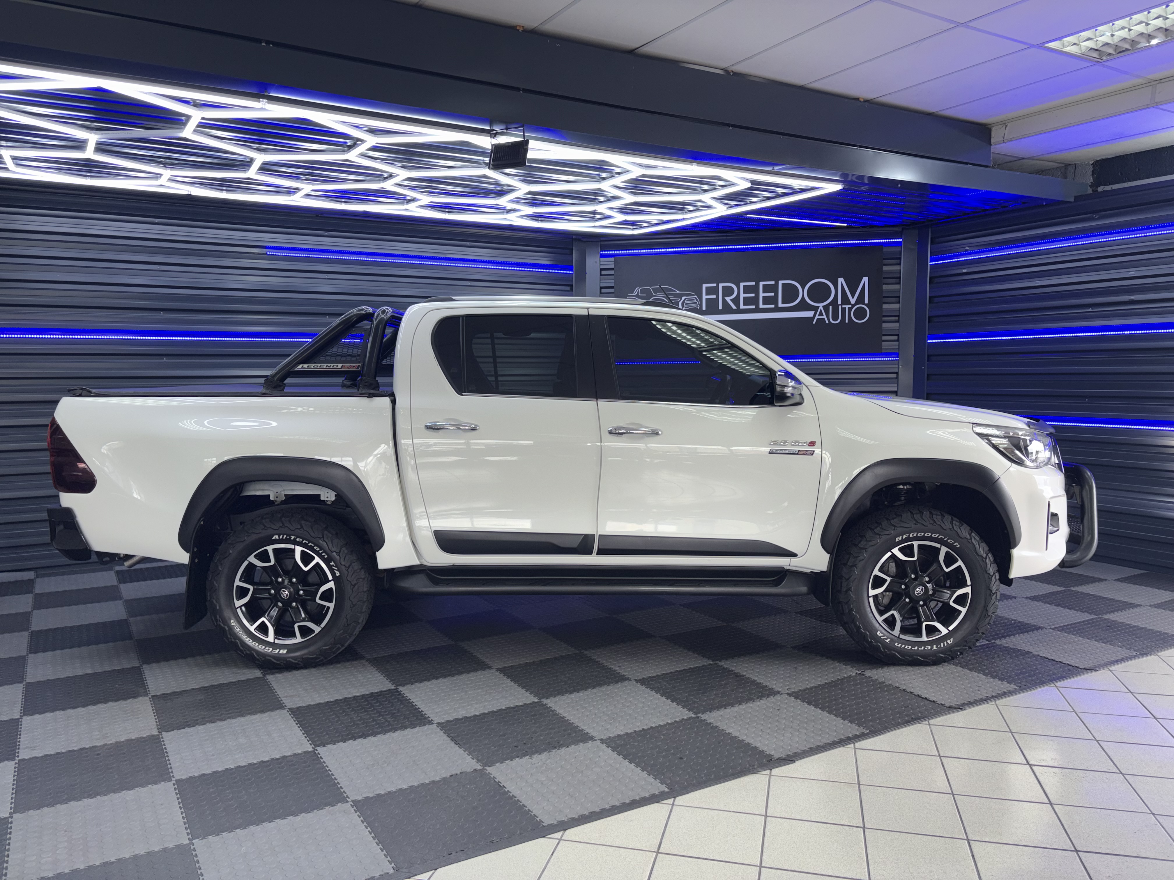 2020 Toyota Hilux 2.8 Legend 50 - Image 4