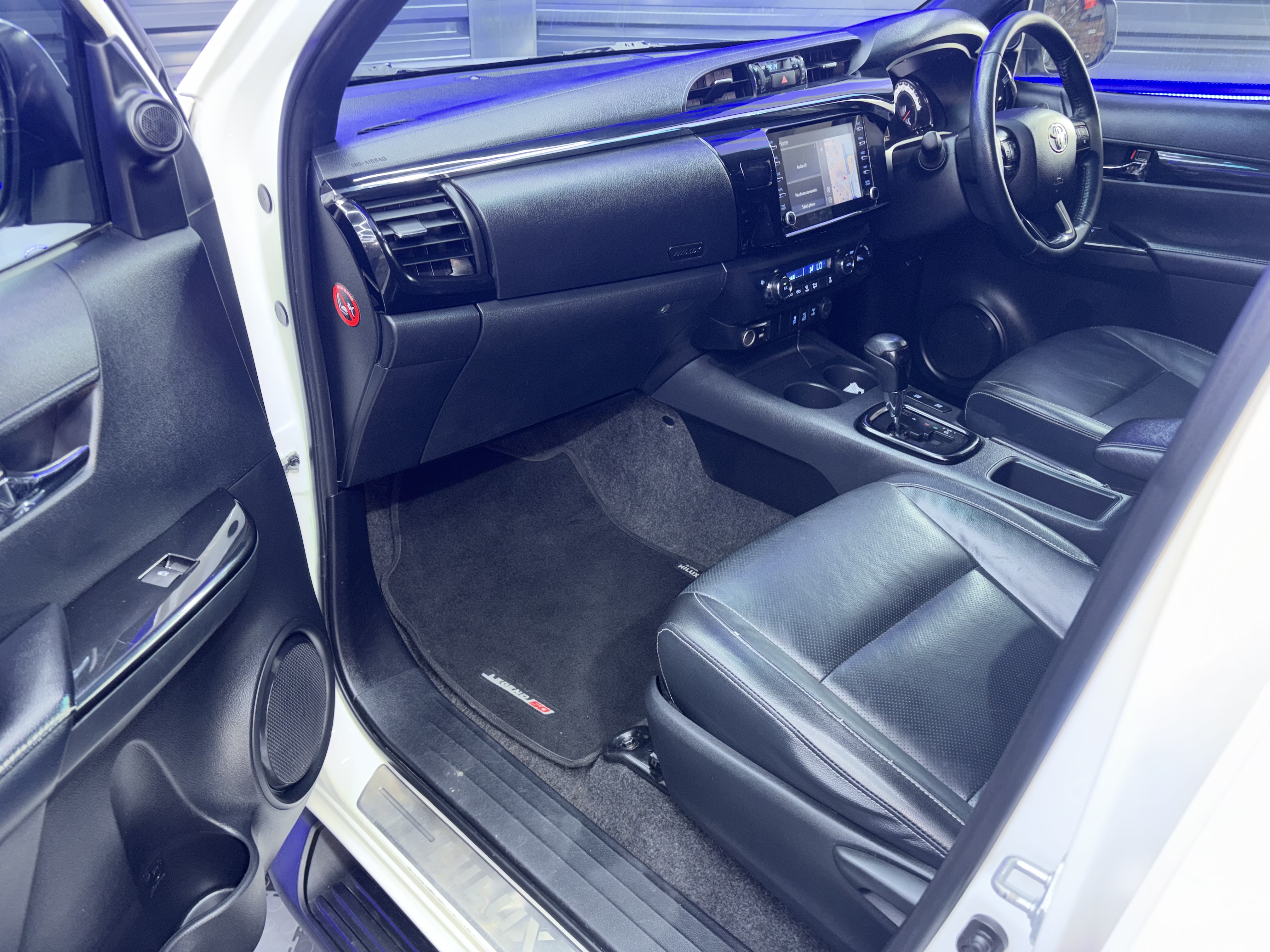2020 Toyota Hilux 2.8 Legend 50 - Image 8
